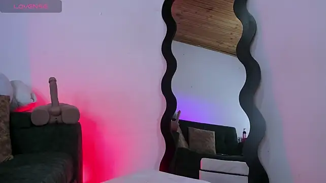 Liz_25b - NAKED