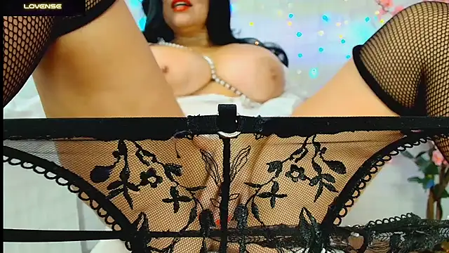 Kymberly_008 - make me feel your touch