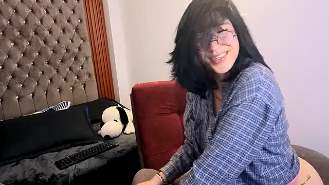 Ivy_charlot - fucking a pussy with a glass dildo + Lus