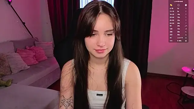 Alice_loft - tempting you with ass