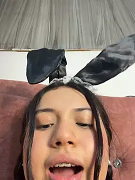 Zoe_lu - Ride on my dick and take it out of me😈