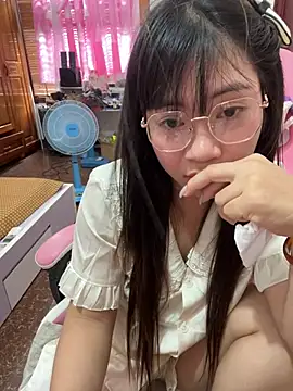 -Lyly_69 - Show zoom 30p