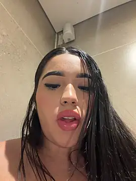 SofiaWildee - Flash boobs