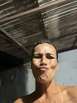Girl_docinho - Gozando no QUINTAL, VIZINHO olhando ????