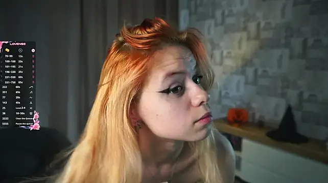 TiannaBorlace - HANDS UP