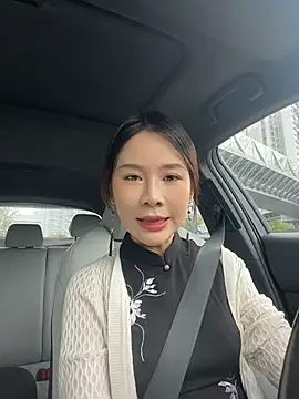 Zoe-520 - 办公室不穿内裤