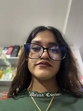Lilith_Vera - FLASH PUSSY + SPANKS 👽