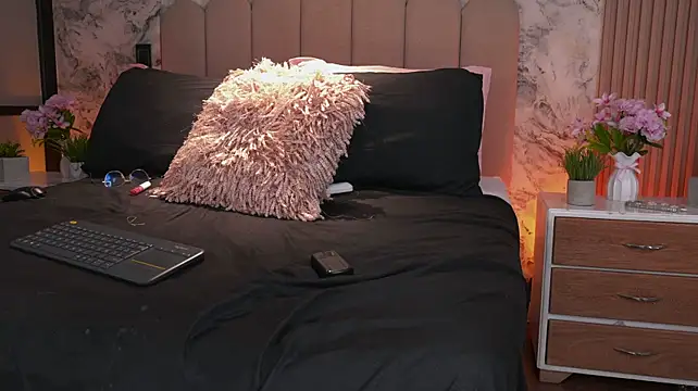 JessicaMason - 🔥 Sexy dance + get naked slowly 🔥