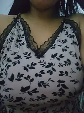 Lunix18 - Afuera blusa 🙈💋