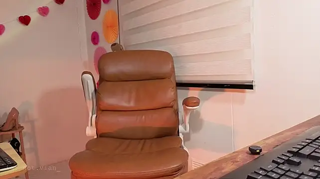 SarahCastillo_ - Make me wet ans play with my pussy