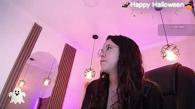 AmaraDavis1 - Show my ass in doggy + spanks x 7🍑