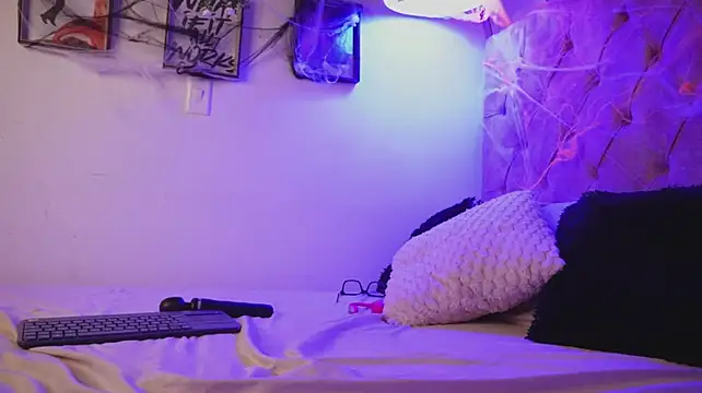 Daddysgirl1_ - get oil+naked+pinch nipples