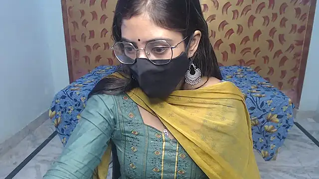 Deevisha-queen - Last tipper name on boobies 🥵🍒😋😘