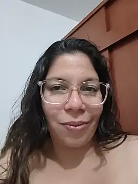 Carliina_Soussa - Mostrar cuerpo , vagina tocándose