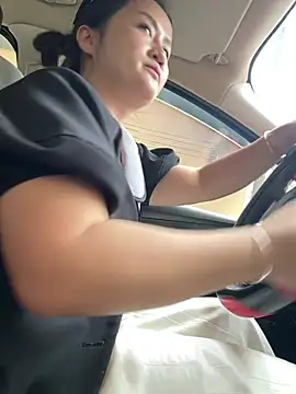 Amy1688 - 户外脱内裤M腿表演