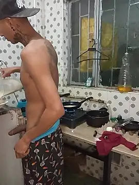 Catalleya_sub - Walking in heels down the runwa👠🦵🦶y