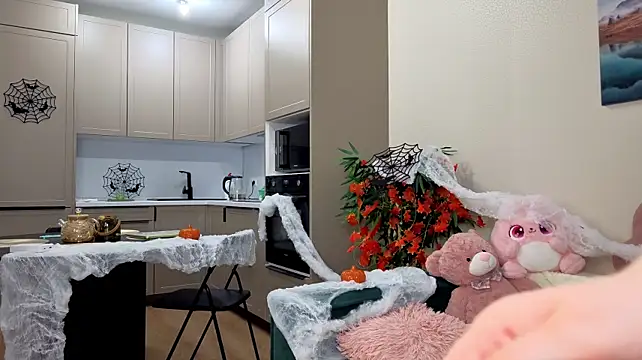 Erica_angel - body tour in oil