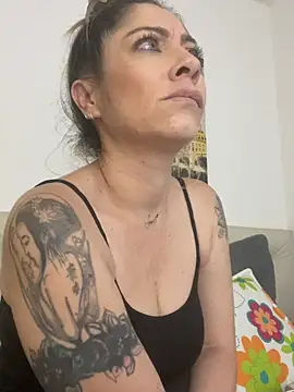 Viktoria_davis_ - 🍑spank the butt 5 times🍑
