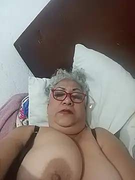 MarilinCarolina - chupar dildo