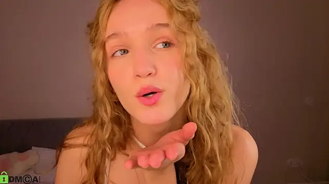 Sue_dream - handbra