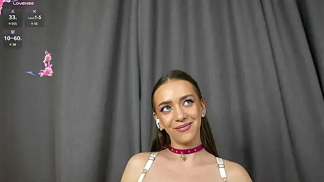 SuperbJade - 🍑 Playing with my pussy 🍑