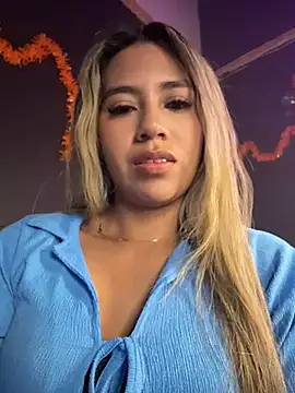 Kimmiebellarie - My friend touches my tit