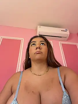 TiffanyHillss1 - Lots of milk all over my body! 💦💦💦