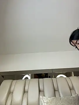 ALISSON_FOXXX1 - show oil