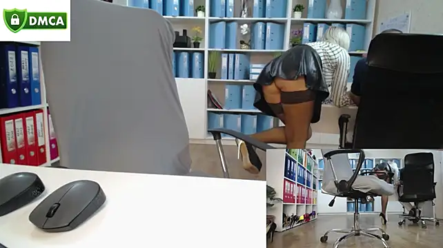 Secret-office - Bring me to orgasm;)
