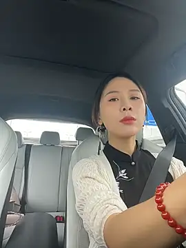 Zoe-520 - 办公室不穿内裤
