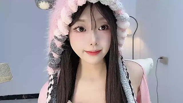 S-daisy - 美的叫女神，帅的叫男神，那我不美也不帅，岂不是神！