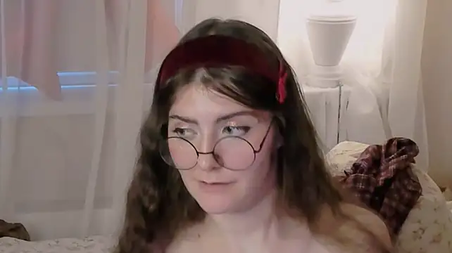 RuthMorse - MASTURBATION in panties with zoom