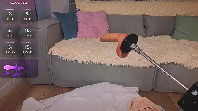 Tiny_Emmy - completely naked