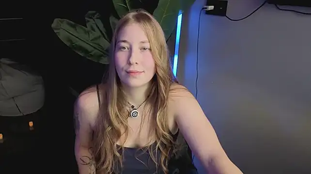ShowmeYourfetish - Will insert hush L size
