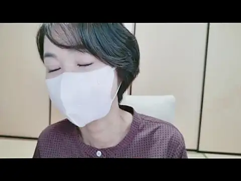 XxArisaxx - ワンピースを脱いで谷間アップ