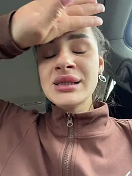 MiraReach - Sit on face + 2 fingers in pussy ❤️