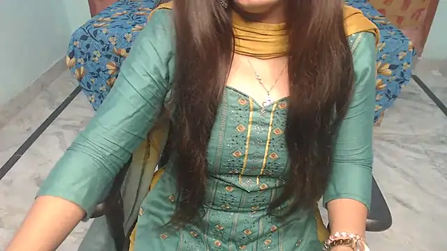 Deevisha-queen - Last tipper name on boobies 🥵🍒😋😘
