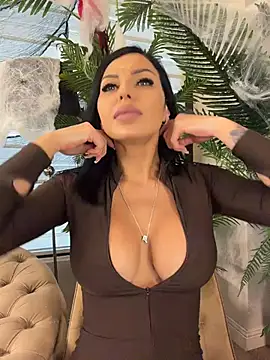 ReynaMorel - Naked doggy tease and spanks
