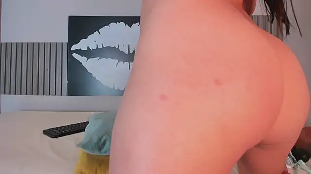 Anny-Cute - Plug anal in your big ass💗