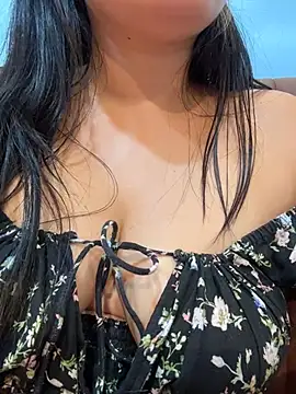 Sara-cherry - ✨SPIT YOUR BOOBS + SQUEEZE THEM✨