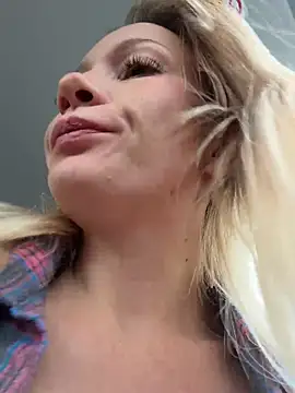 LavenderHot - Lovense control 5 min