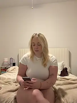 AnnieAscott - rub lotion naked on body😈