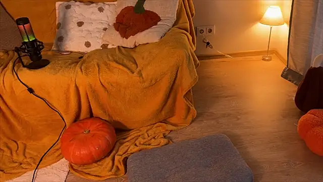 Mia_Luxes - Spread My Pussy with 2 hands & Wink