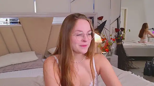 MadisonSmitt - Riding on a pillow