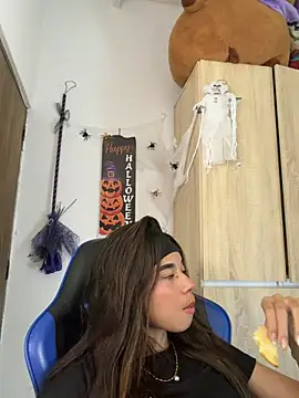 Milleradhara24 - on all fours and spanking