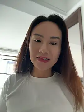Yioyio-666 - 仿真精液摸胸诱惑2分钟
