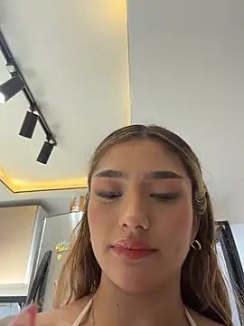 Ariannaa_1 - Panties down + 2 min with my toy 🍑💦