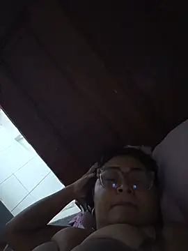 Momy-hot-gril