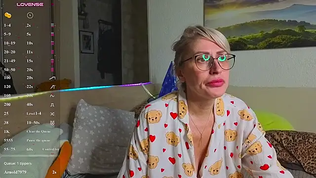 PamellaMurphy - take off your shirt