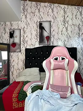 Larissa_Antonella - dildo in pussy